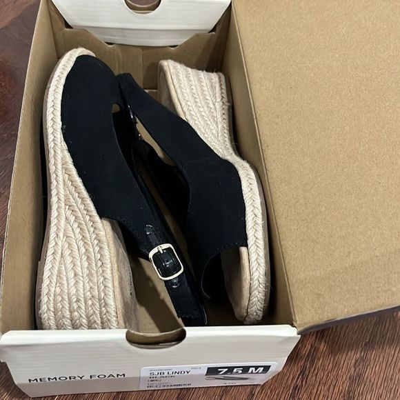 Open Toe Wedge Sandals. Size:7.5 - Picture 2 of 6